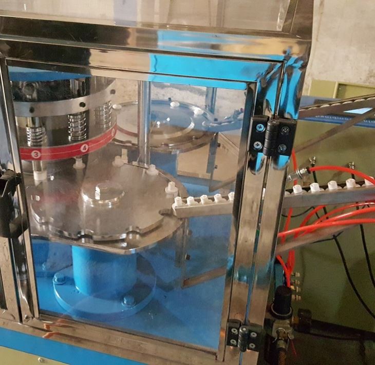 Edible Oil Cap Assembly Machine